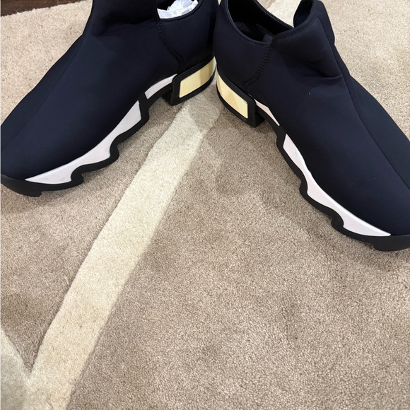 Elegant Women's Black and White Ankle Boots - Picture 3 of 8